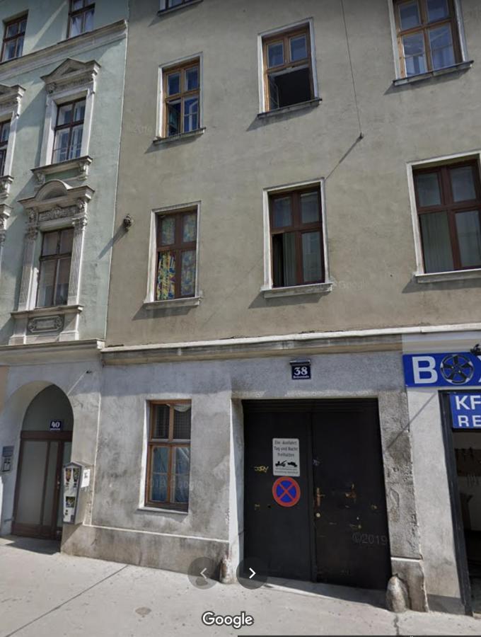 Comfy 2Br- Apartment Near Wiener Stadthalle Bagian luar foto